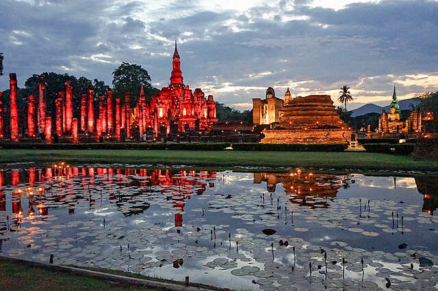 Zabytki Parku Historycznego Sukhothai w Tajlandii