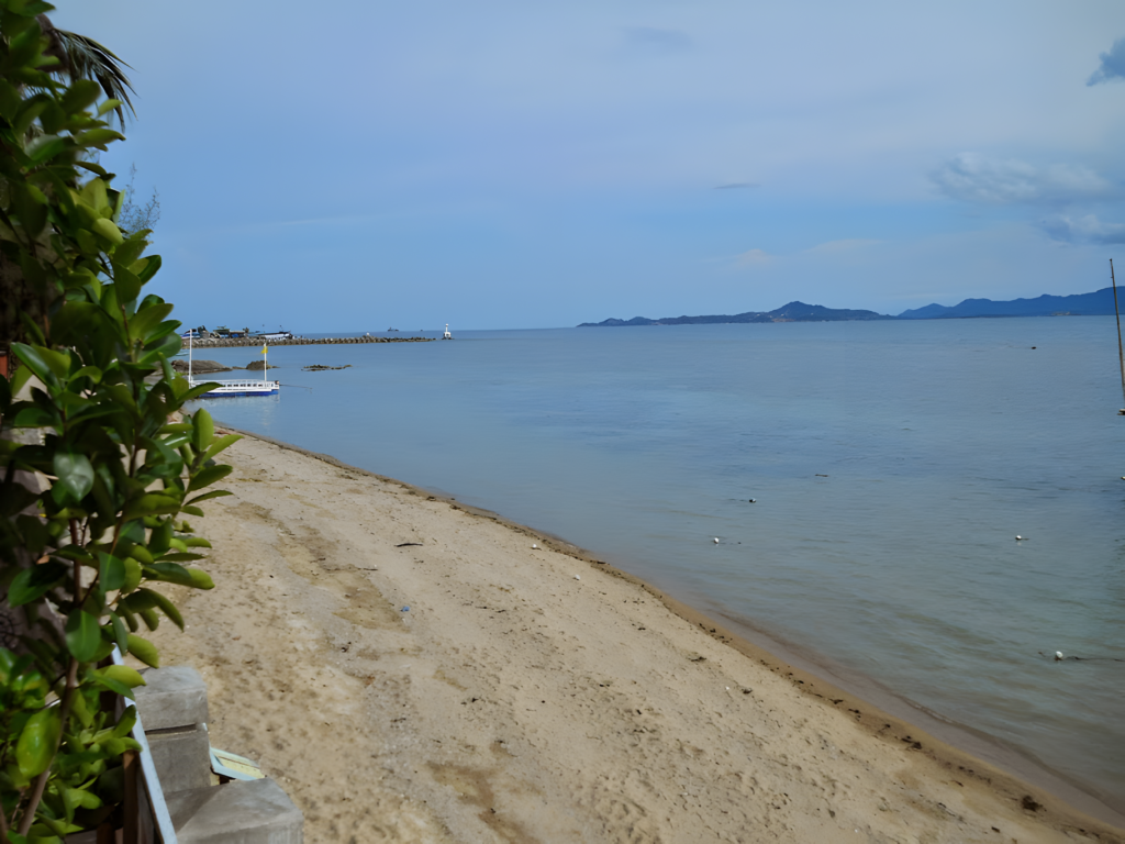 Plaża na Koh Phangan - raj dla turystów